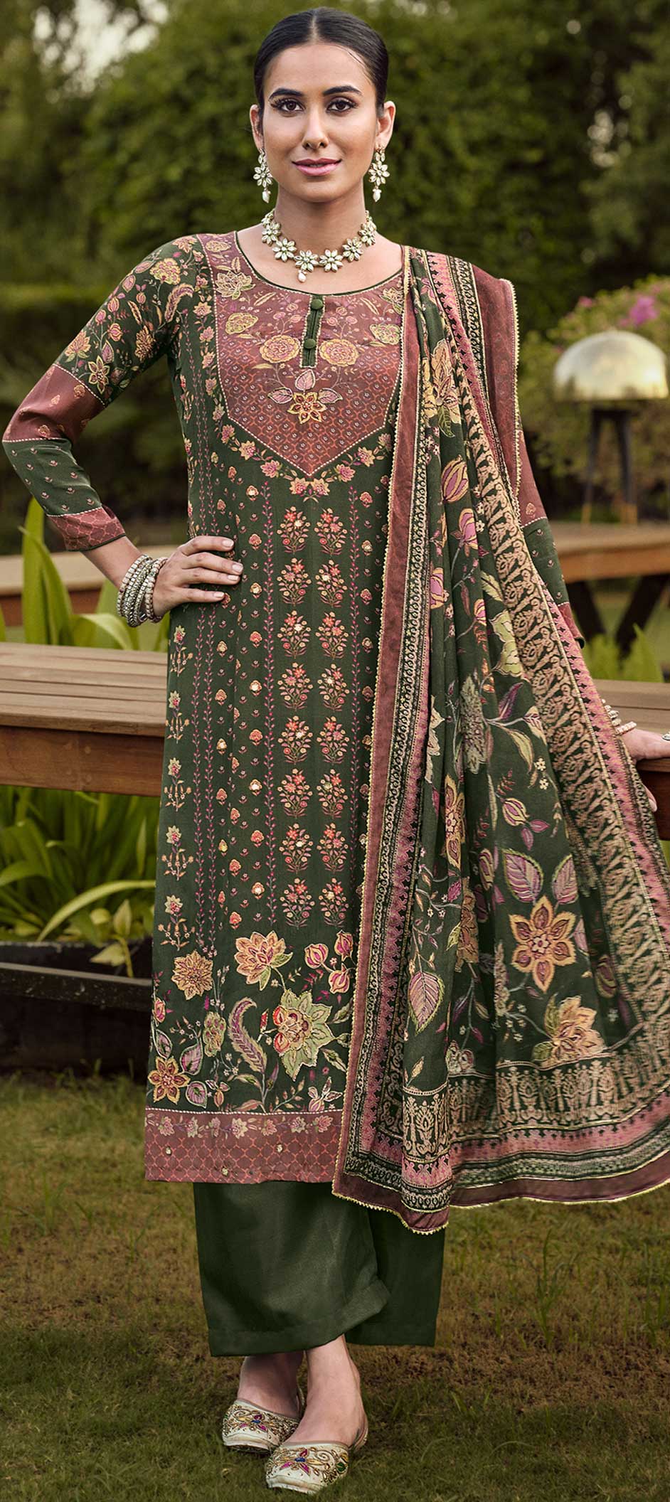 Festive, Party Wear Green color Crepe Silk fabric Salwar Kameez 1830463