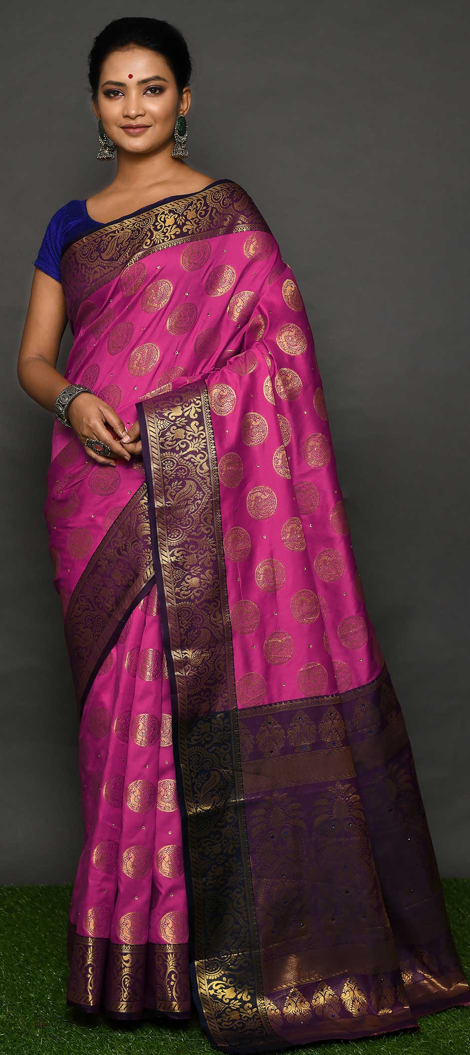 Festive Traditional Pink And Majenta Color Raw Silk Fabric Saree 1834500