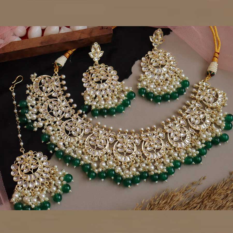 Green color Brass metal Necklace 1839416