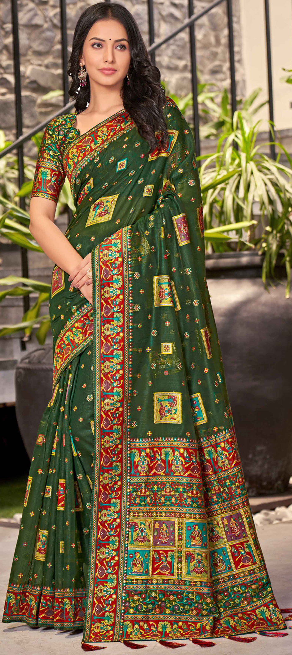 Buy Dark Olive Green Chiffon Saree With Silk Blouse Online - SARV04464 |  Andaaz Fashion