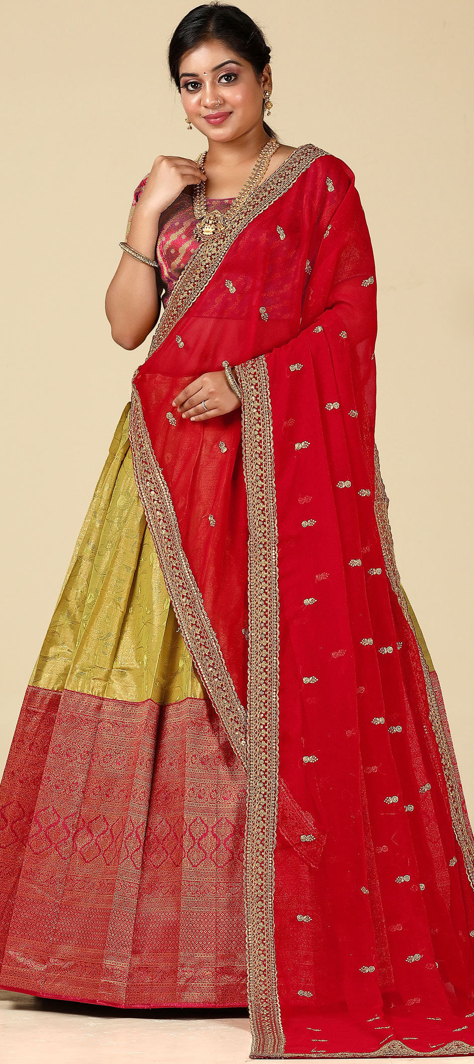 Red Blouse – Fluffy Lehenga – Dupatta For Reception Outfit