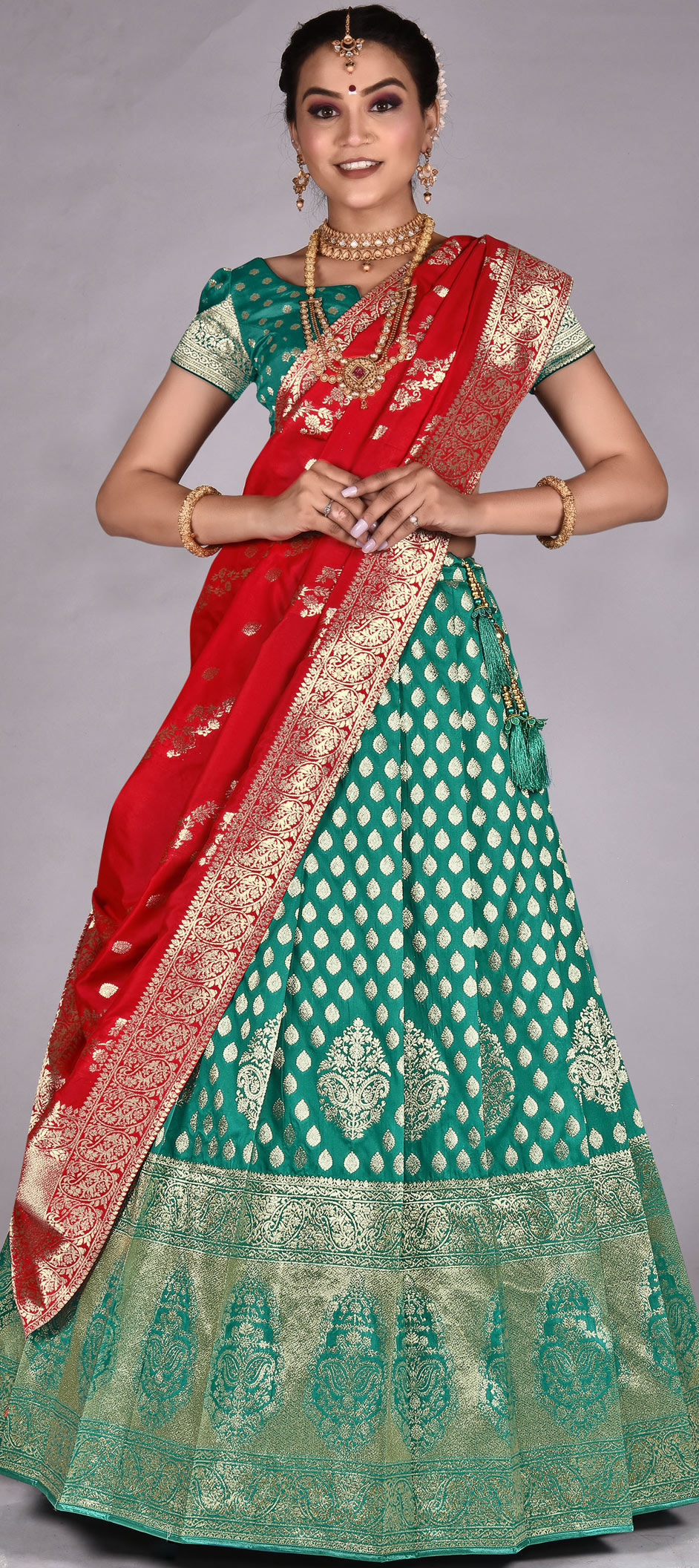 Red & Green Coloured Pure Kanjivaram Silk with Zari Body and Border wi –  Royskart