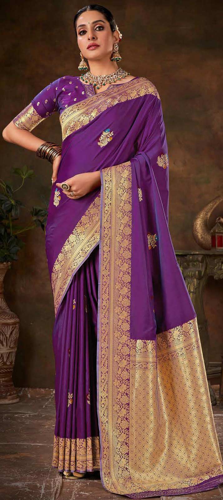 Pin by P. P. on Jurk | Fancy sarees party wear, Saree designs party wear,  Elegant saree