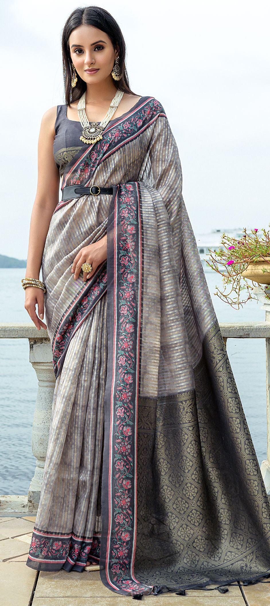 Cotton Blend Grey Traditional Saree main image 0