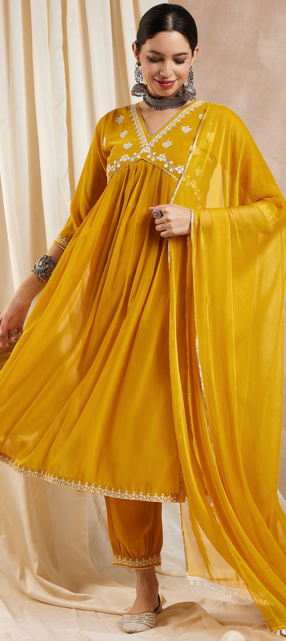 Multi Thread Rich Yellow Georgette Party Wear Salwar Kameez