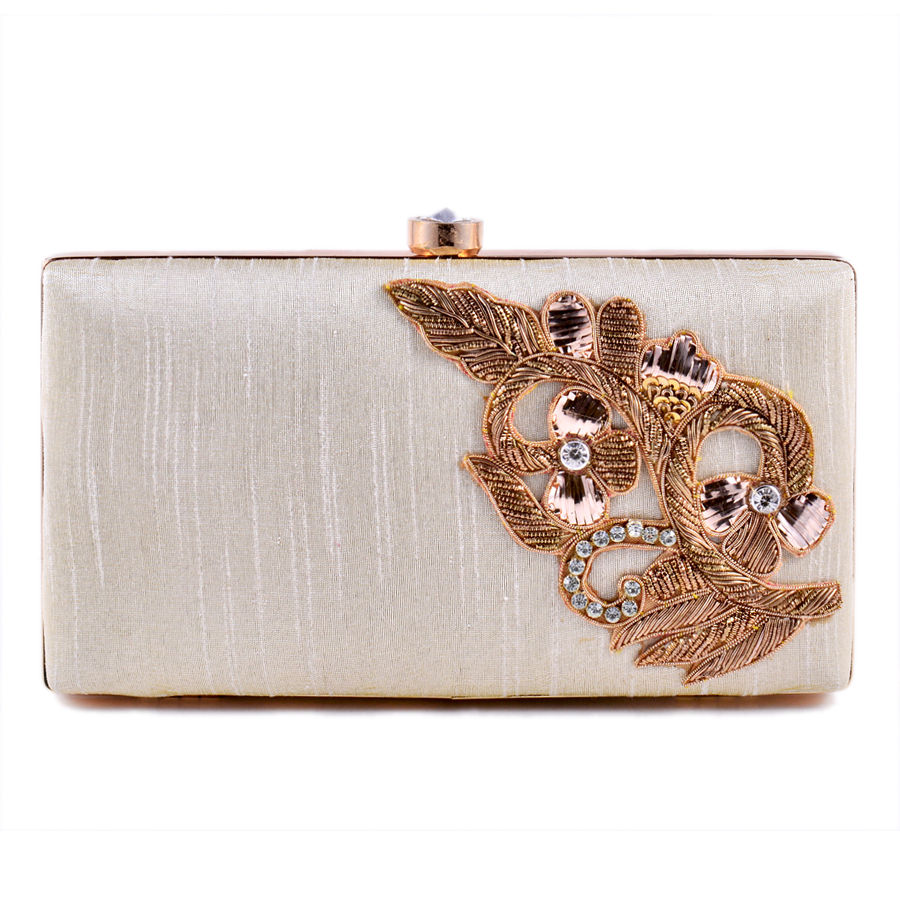 331612: White and Off White color family Clutches