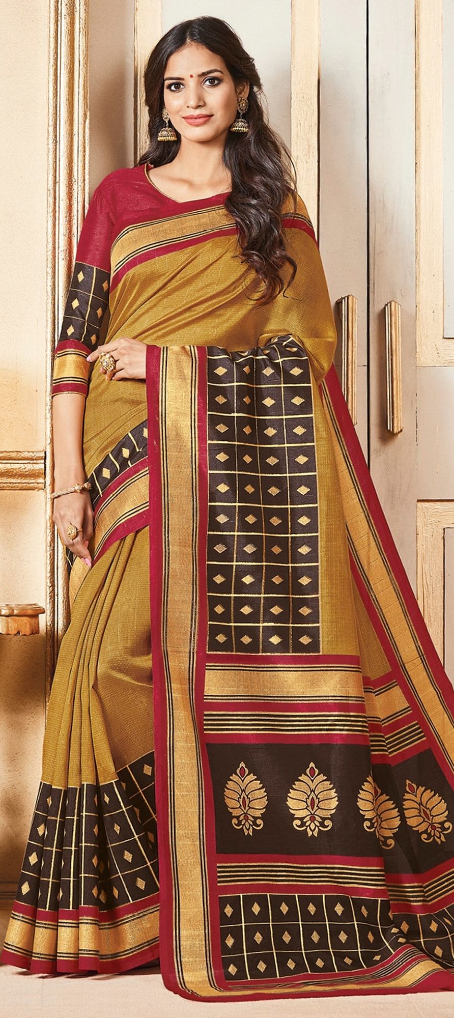 Gold Printed Silk Saree With Unstitched Blouse Piece