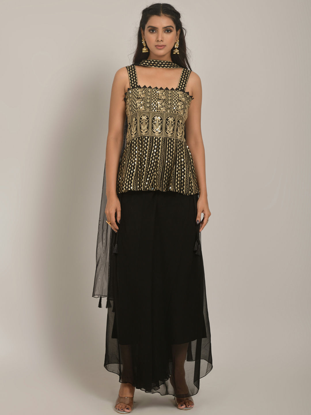 georgette-reception-salwar-kameez-in-black-and-grey-with-thread-work