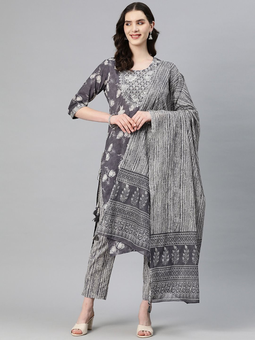 Women’s Grey Motif Printed Straight Kurti