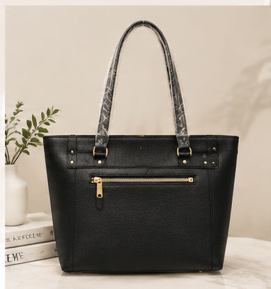 Classic Quadrant Panel Tote — Black styling look 4