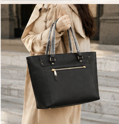 Classic Quadrant Panel Tote — Black styling look 5