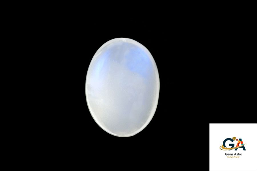 Buy Blue Moonstone 7.70Carat (8.47Ratti) Online GemAstro