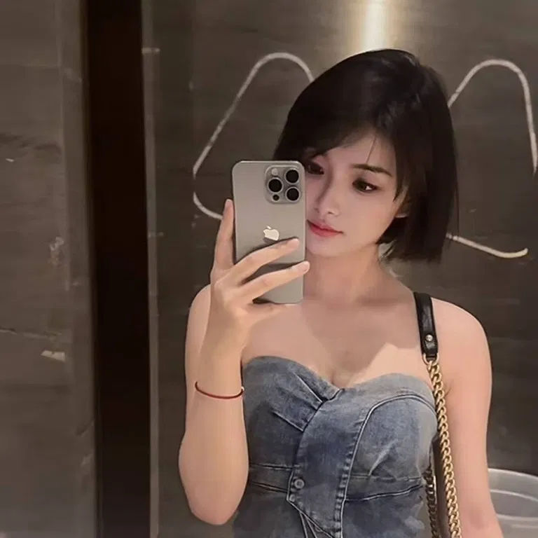 Jenny's Lens avatar