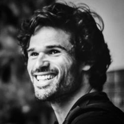 Victor Esteves's Lens avatar