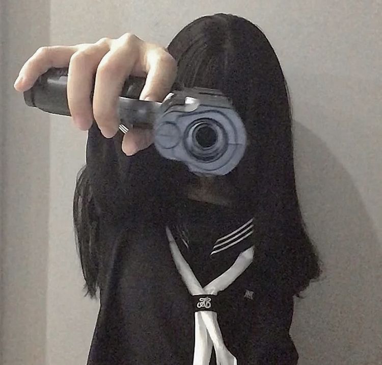 Vek S. (veksamuray.lens) Lens social identity (.lens handle) PFP