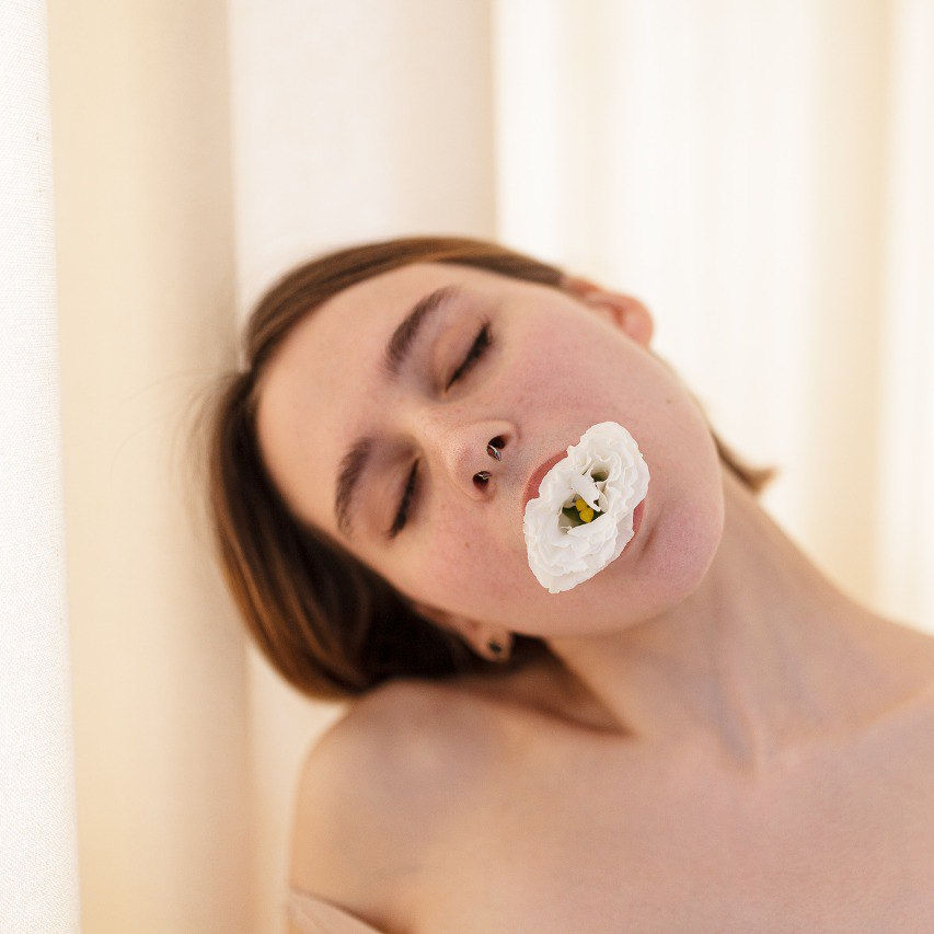 nika (nikasafina076.lens) Lens social identity (.lens handle) PFP