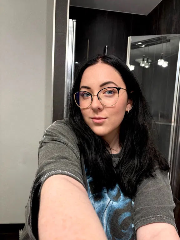 Zo (zosphotos.lens) Lens social identity (.lens handle) PFP