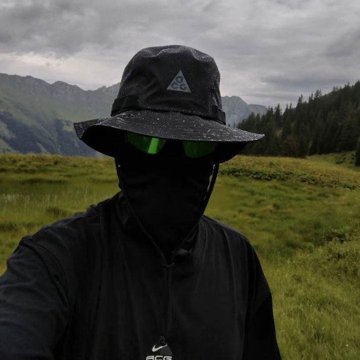 VladBaza's Lens avatar
