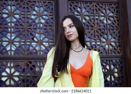 Ellen (elllenashopia.lens) Lens social identity (.lens handle) PFP