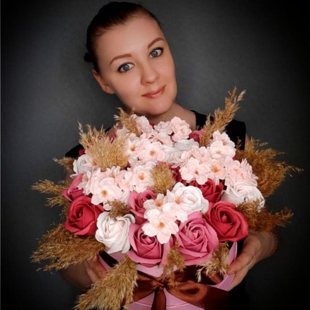 Tatiana (tulinova.lens) Lens social identity (.lens handle) PFP