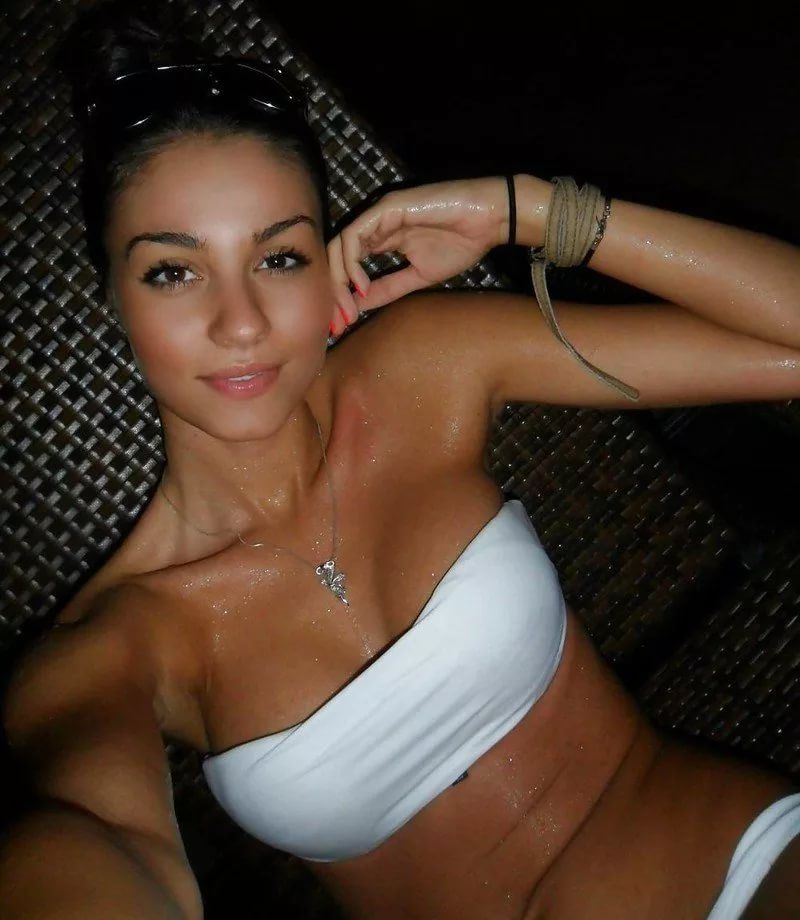 Elizabeth (elizabethrobinson.lens) Lens social identity (.lens handle) PFP