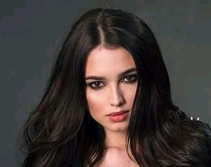 Liza Zee (lizazeekey.lens) Lens social identity (.lens handle) PFP