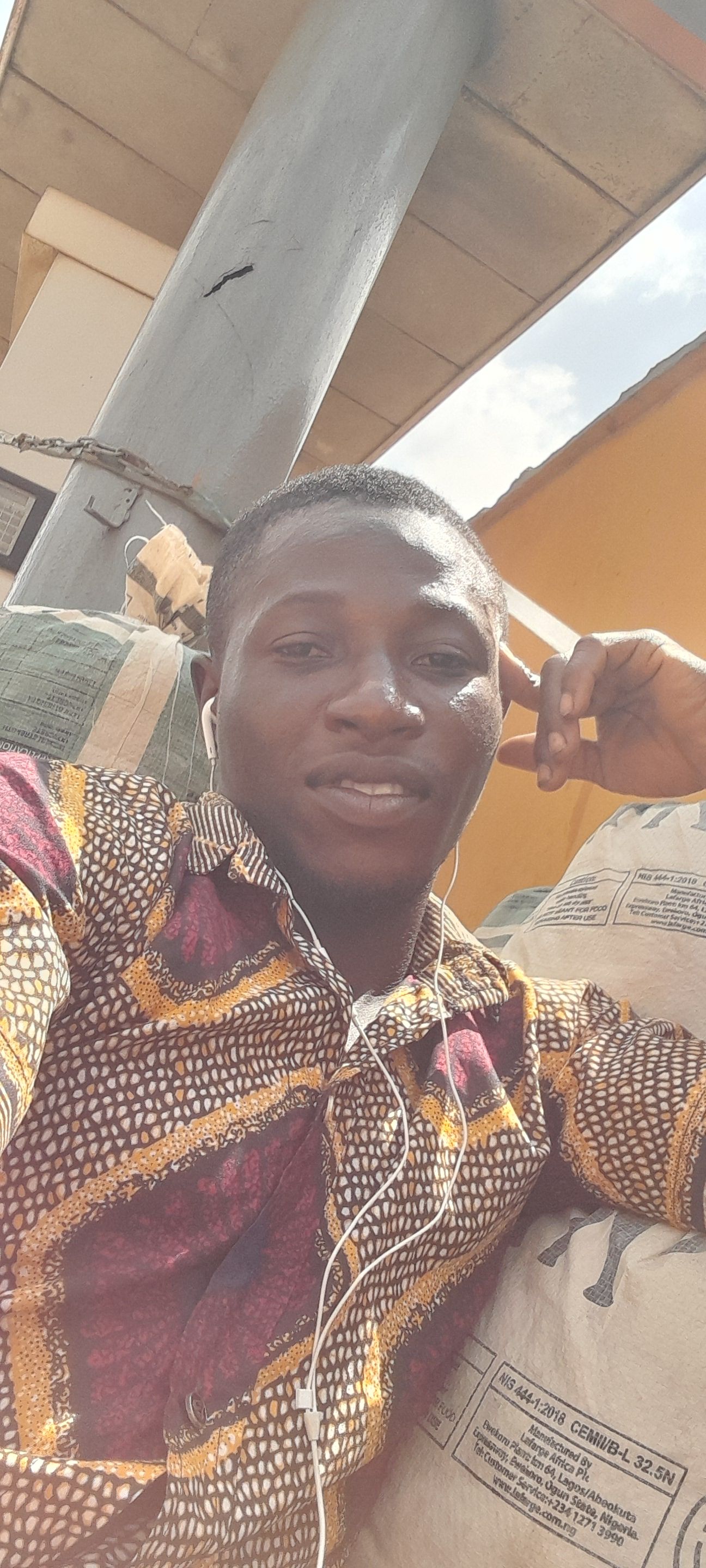 Ayegbami Habeeb (fabuloushaybee.lens) Lens social identity (.lens handle) PFP