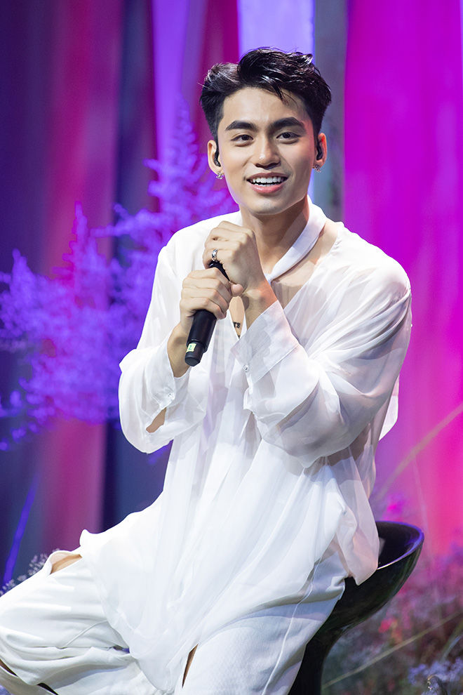 Mono (monosinger.lens) Lens social identity (.lens handle) PFP