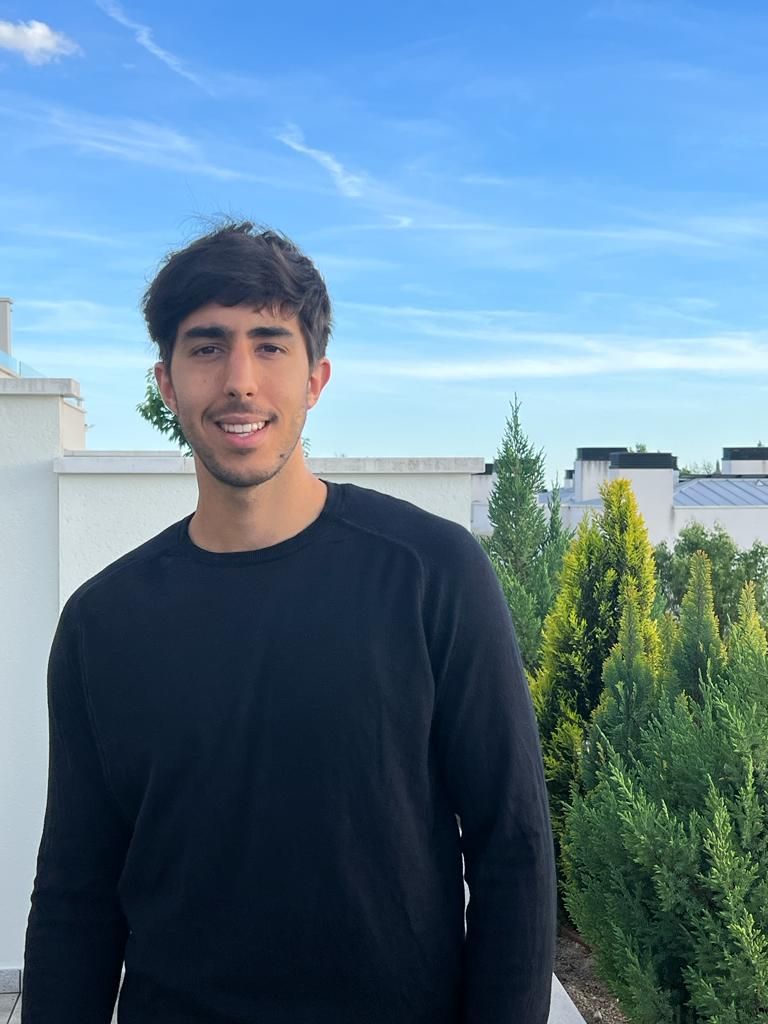 Ramiro (ramirolc.lens) Lens social identity (.lens handle) PFP