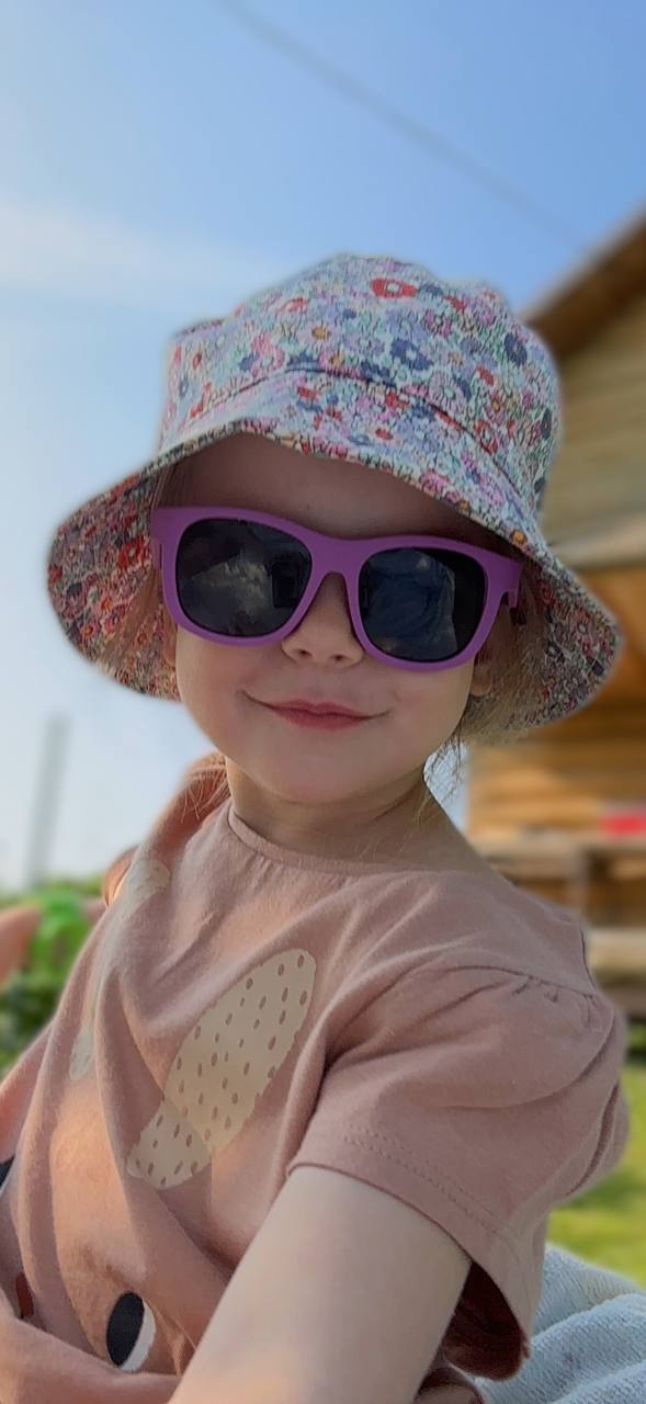 Mary N. (redterror.lens) Lens social identity (.lens handle) PFP