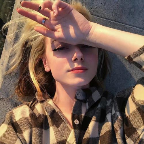 isuee (tasker.lens) Lens social identity (.lens handle) PFP