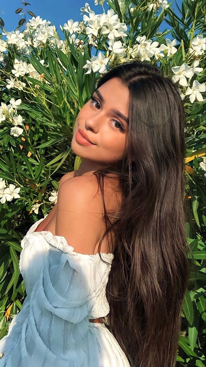 Sophie (sophiewisdom.lens) Lens social identity (.lens handle) PFP