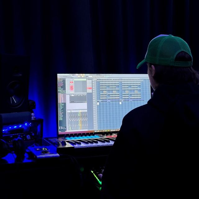 slake's Lens avatar