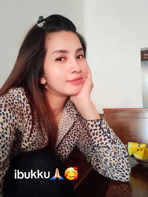 Putrifransiska (putrifransiska.lens) Lens social identity (.lens handle) PFP