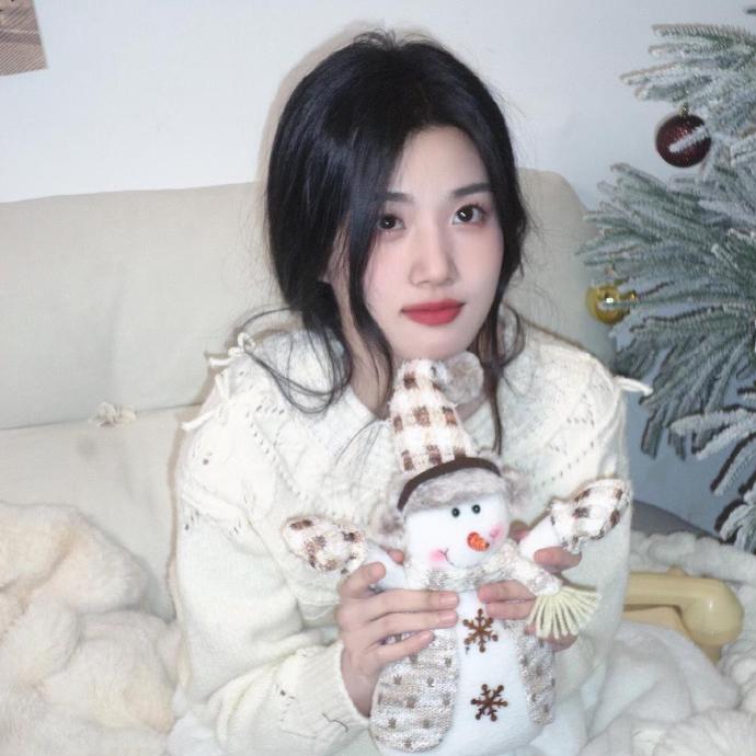 kewew (hgtcd.lens) Lens social identity (.lens handle) PFP