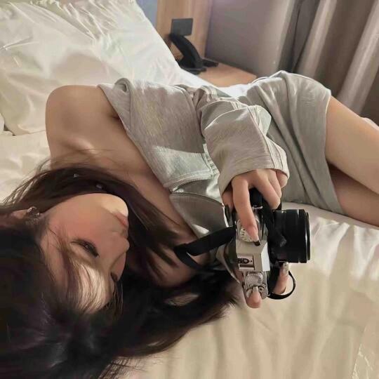 Hh) (hhhhh12.lens) Lens social identity (.lens handle) PFP