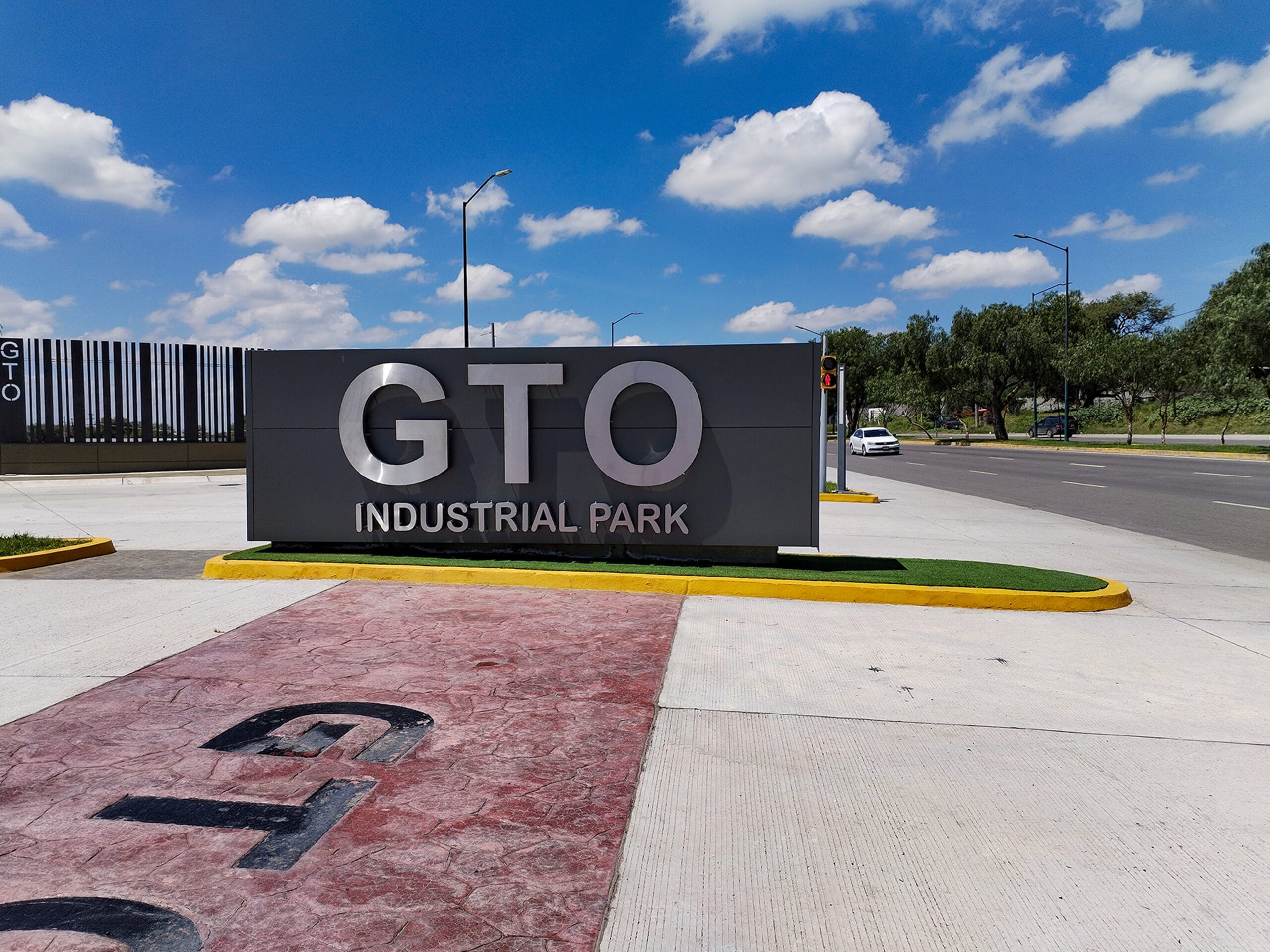 Anuncio-luminoso-3d-totem-aluminio1