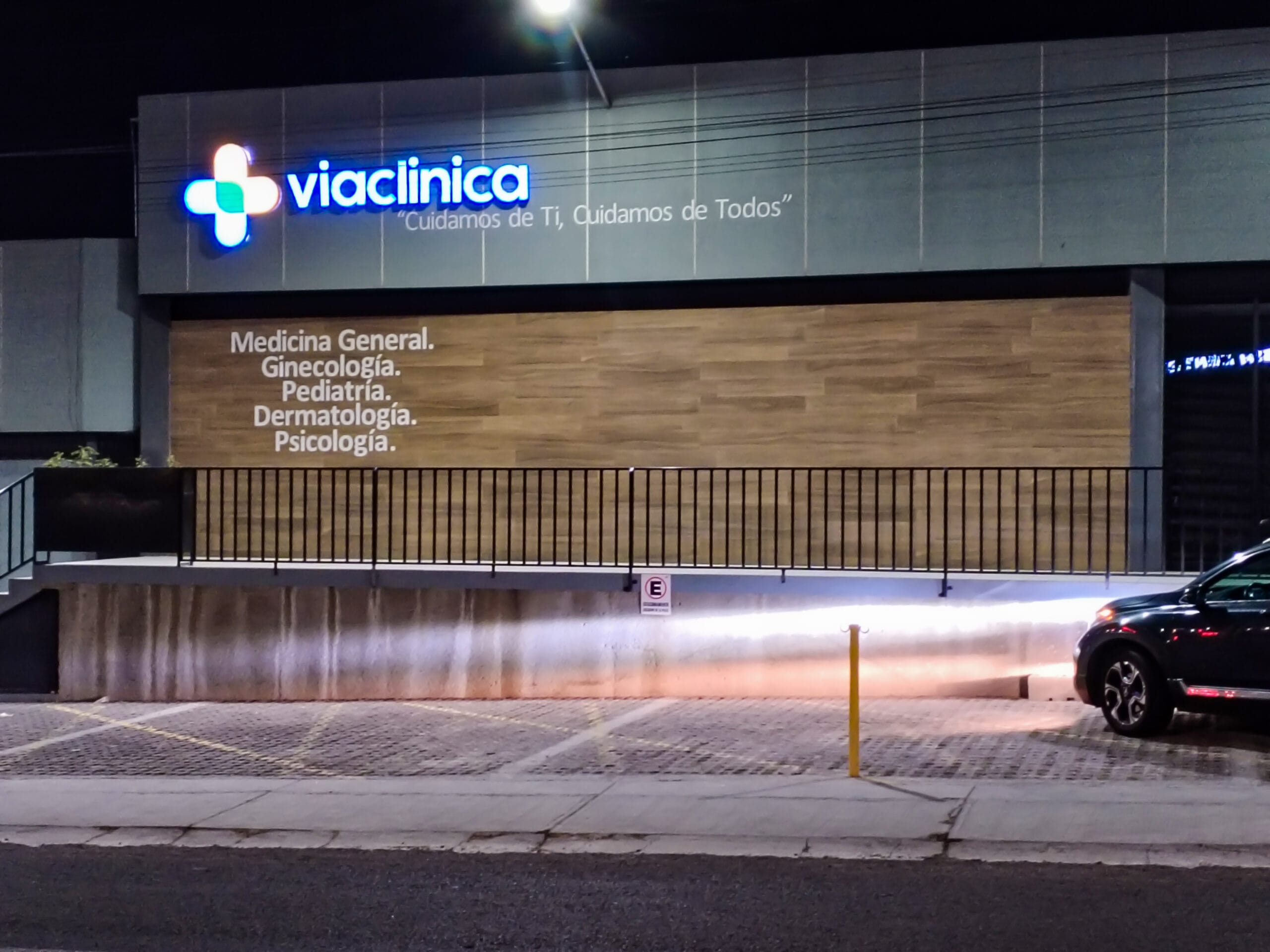 Letrero-de-acrilico-luminoso1