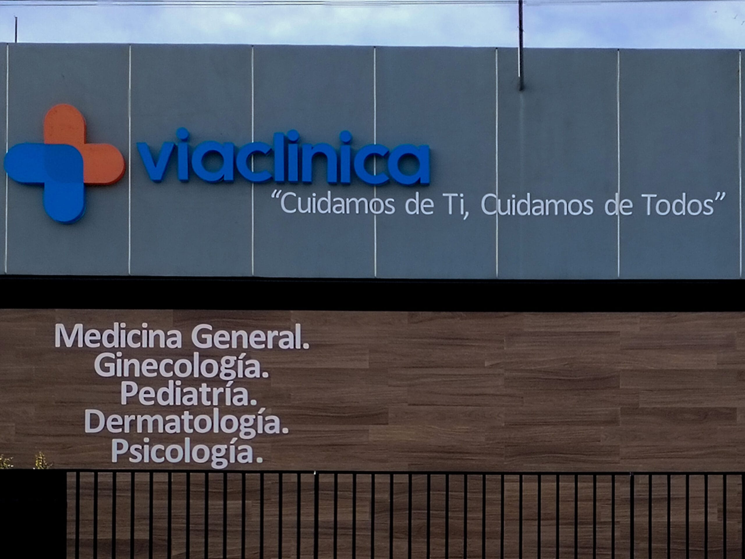 Letrero-de-acrilico-luminoso2