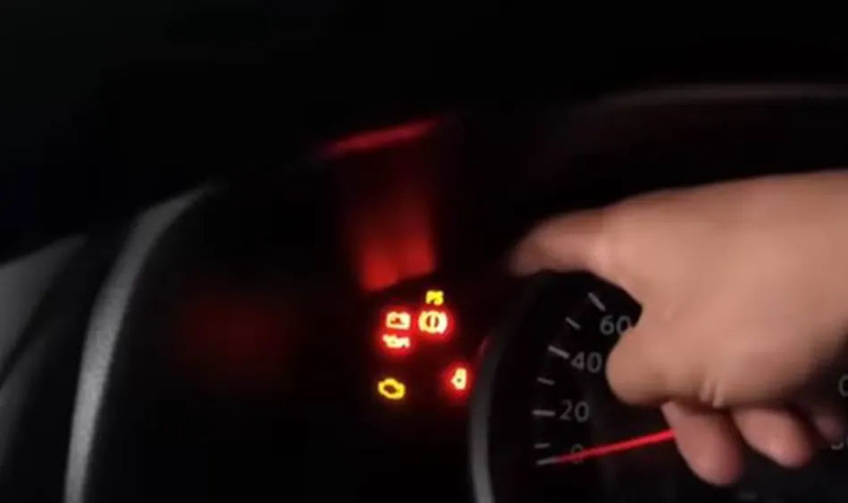 Kenapa Lampu Aladin Nyala di Mobil? Kenali Bahaya Tekanan Oli Rendah dan Solusinya