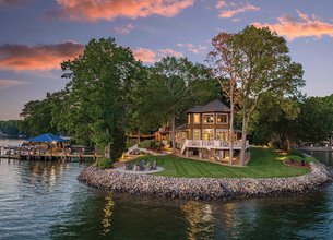 VRBO Vacation Home of the Year | Chasestone Peninsula