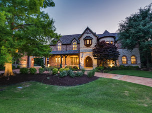 An Entertainer's Private Oasis!