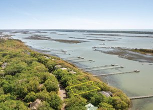 Waterfront Lot In Prestigious Kiawah River Estates