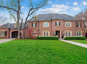 Stately Property Located In Preston Hollow