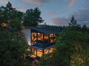 MID-CENTURY MODERN ON OSWEGO LAKE