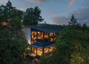 MID-CENTURY MODERN ON OSWEGO LAKE