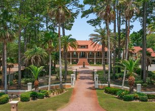 Bayfront Estate in the Heart of Destin