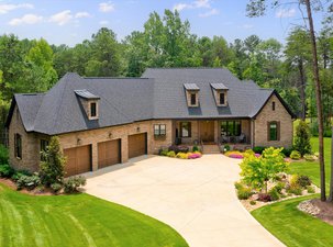 Beautiful Custom Home in The Sanctuary