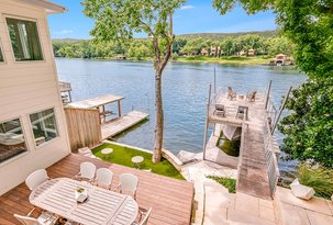 Wonderful Renovated Bungalow On Lake Austin