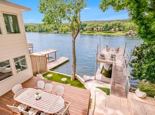 Wonderful Renovated Bungalow On Lake Austin